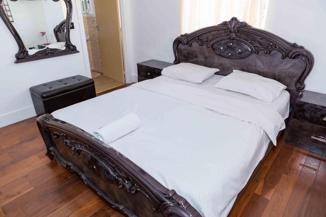 Benjamin Guest House Yiewsley Ngoại thất bức ảnh