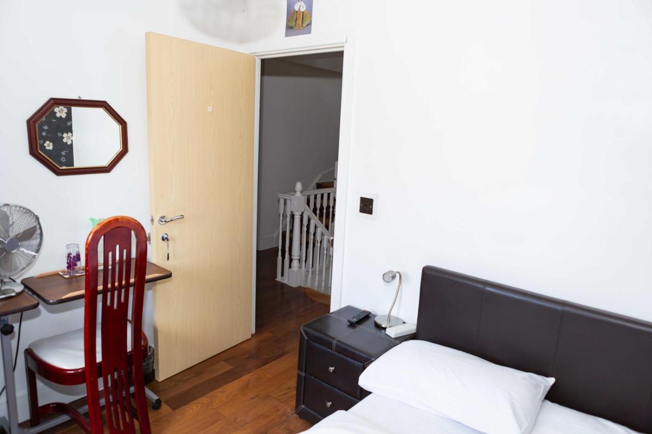 Benjamin Guest House Yiewsley Ngoại thất bức ảnh