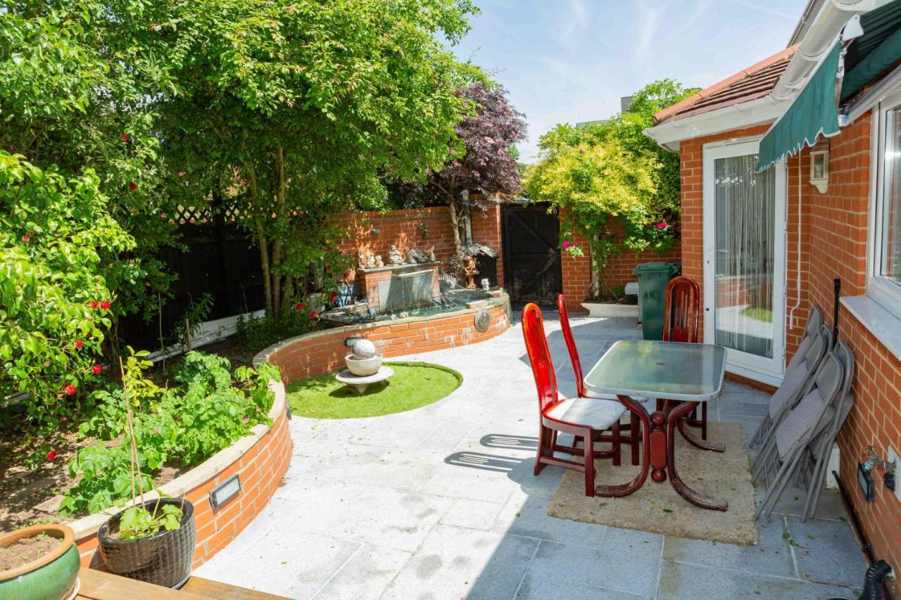 Benjamin Guest House Yiewsley Ngoại thất bức ảnh