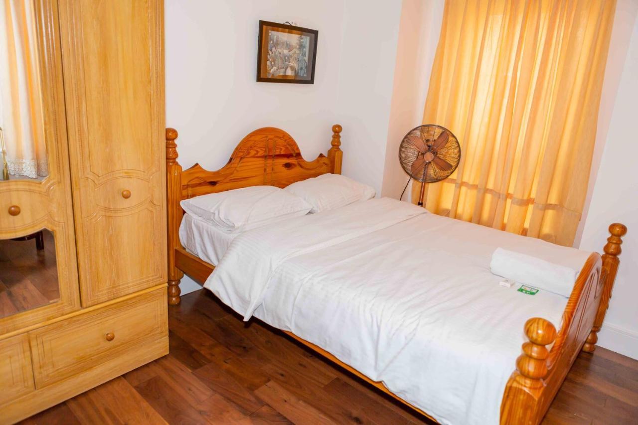Benjamin Guest House Yiewsley Ngoại thất bức ảnh