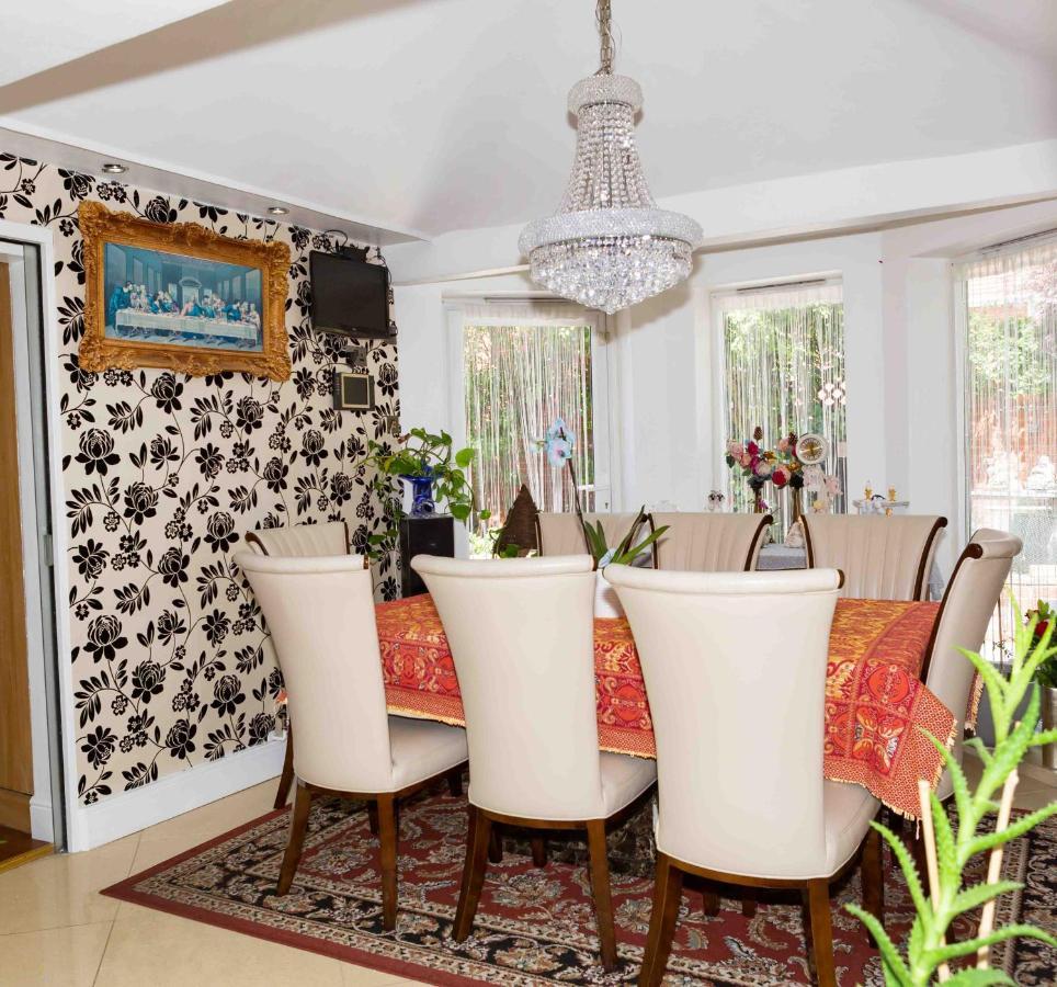 Benjamin Guest House Yiewsley Ngoại thất bức ảnh