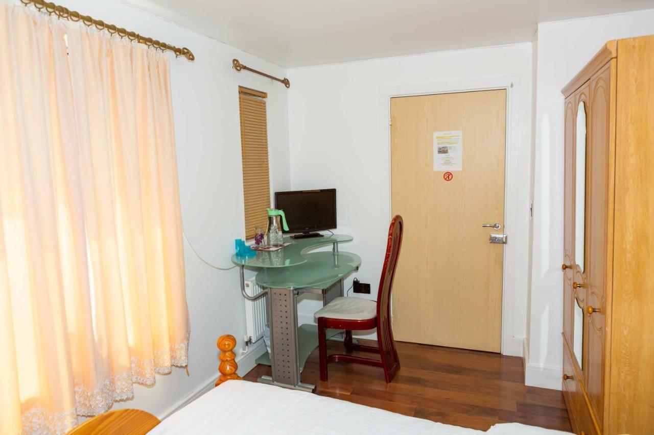 Benjamin Guest House Yiewsley Ngoại thất bức ảnh