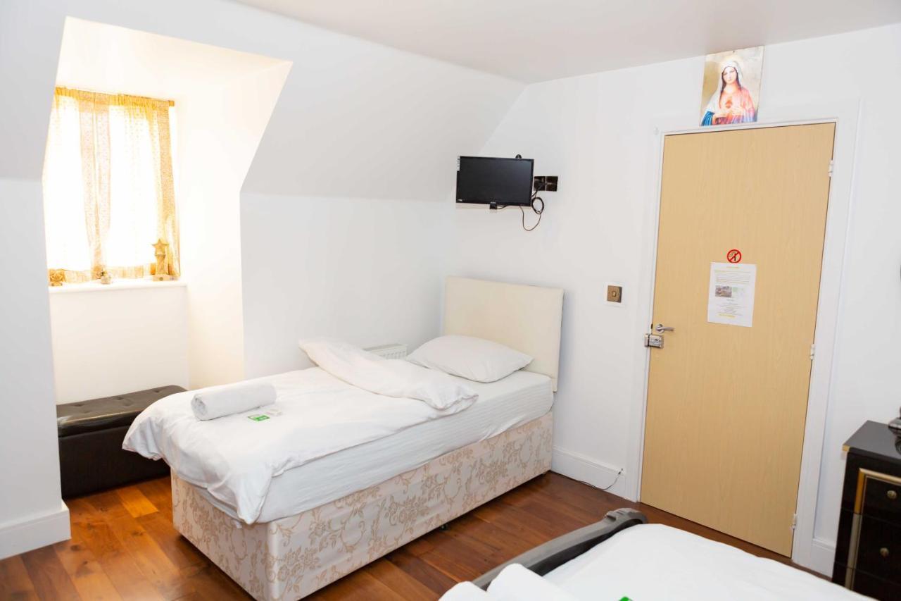 Benjamin Guest House Yiewsley Ngoại thất bức ảnh
