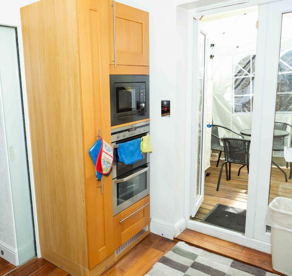 Benjamin Guest House Yiewsley Ngoại thất bức ảnh