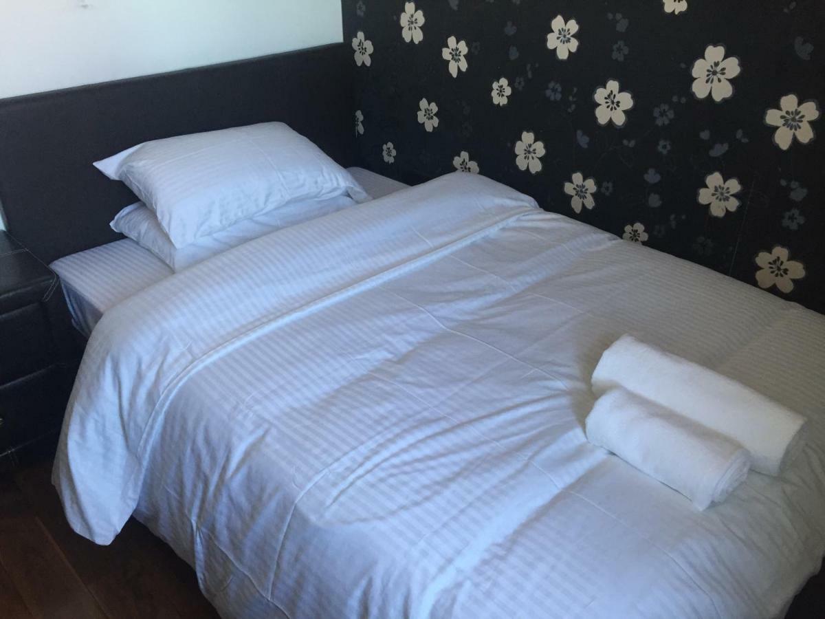 Benjamin Guest House Yiewsley Ngoại thất bức ảnh