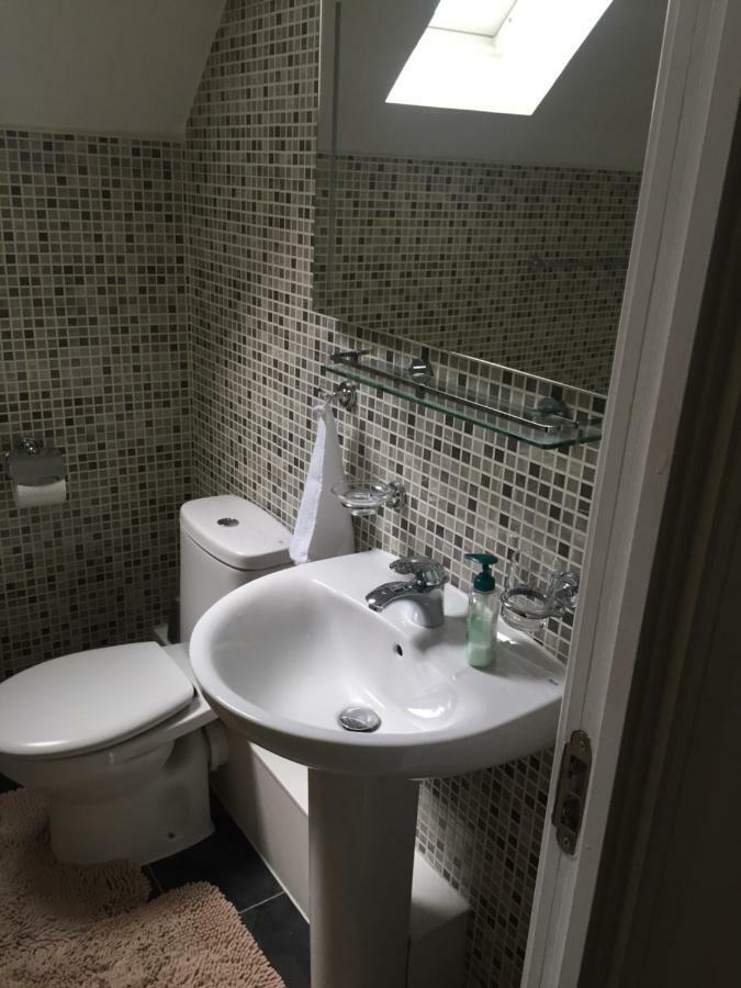 Benjamin Guest House Yiewsley Ngoại thất bức ảnh