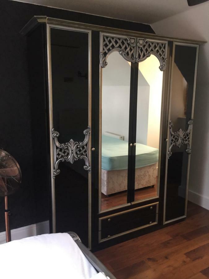 Benjamin Guest House Yiewsley Ngoại thất bức ảnh