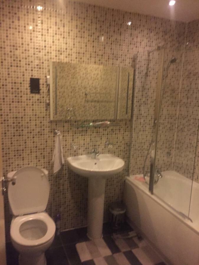 Benjamin Guest House Yiewsley Ngoại thất bức ảnh